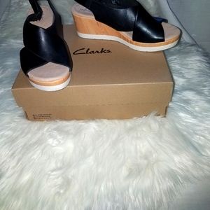 Clark's Black Platform Wedge Sandals Size 9W